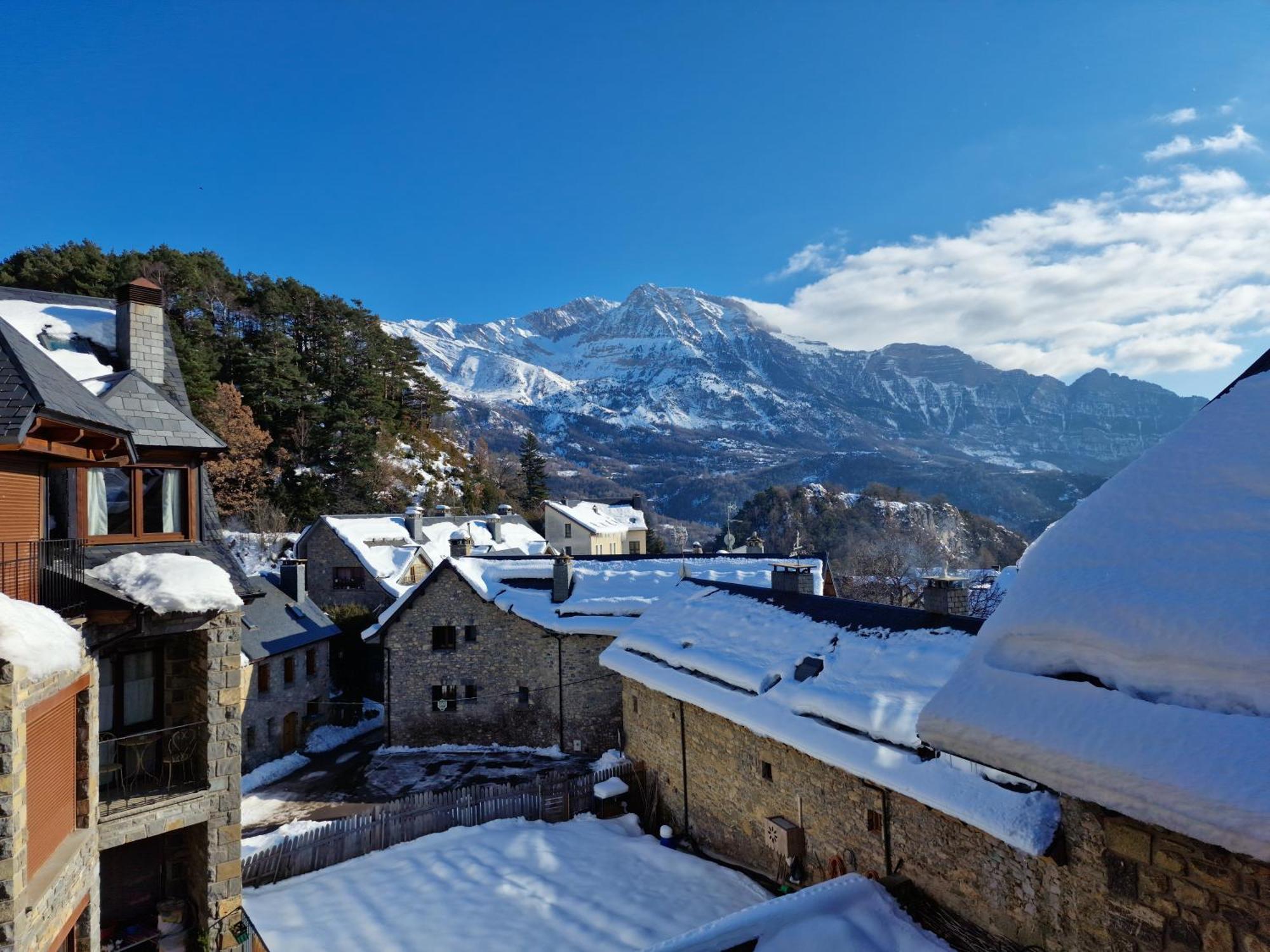 Valtrama Suite Tramacastilla de Tena Bagian luar foto